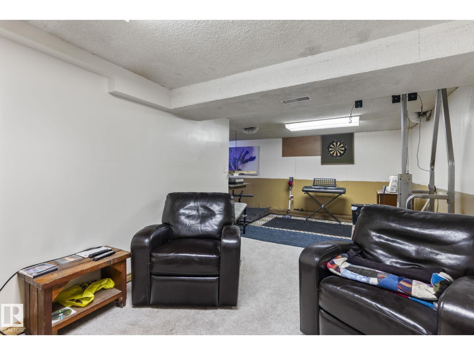 A & B, 4858 CENTRE ST - 38
