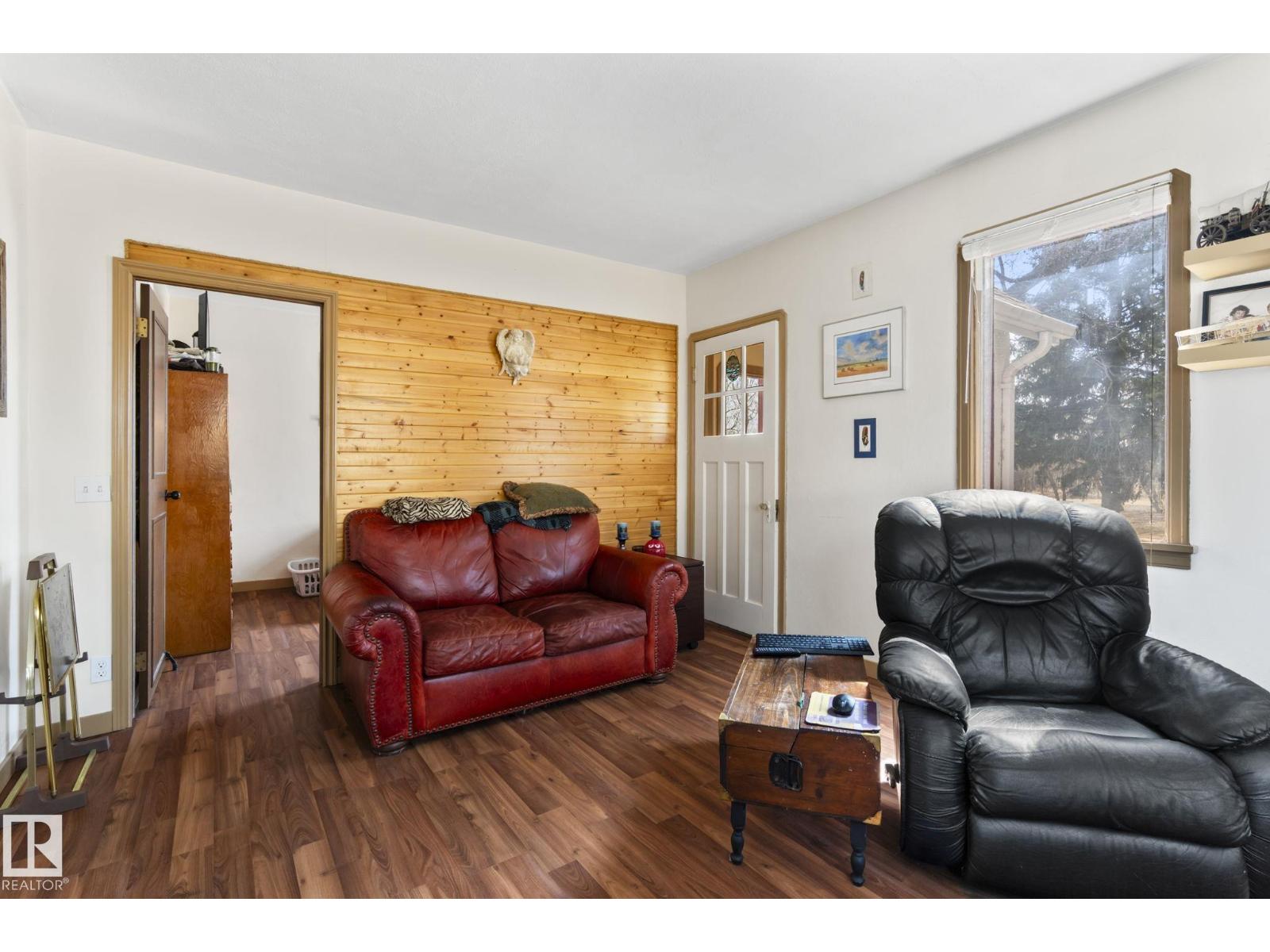A & B, 4858 CENTRE ST - 33