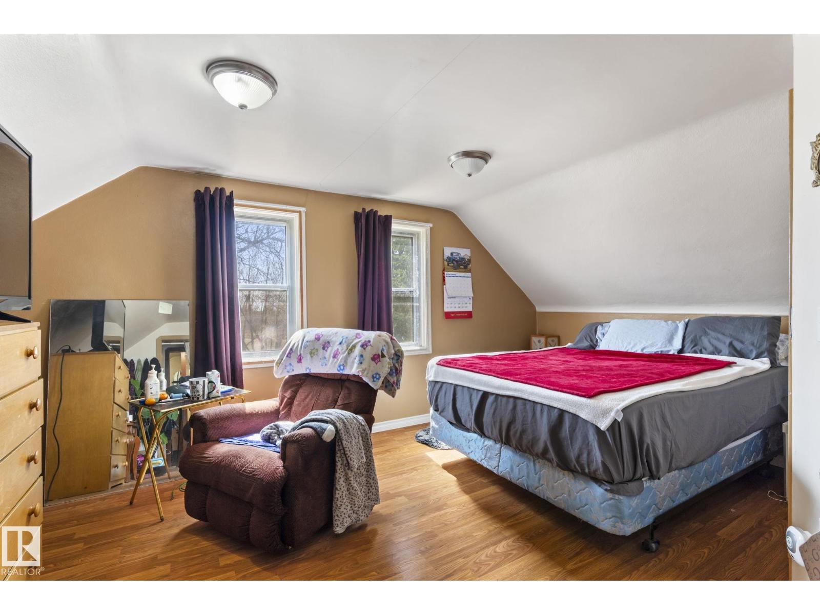 A & B, 4858 CENTRE ST - 37