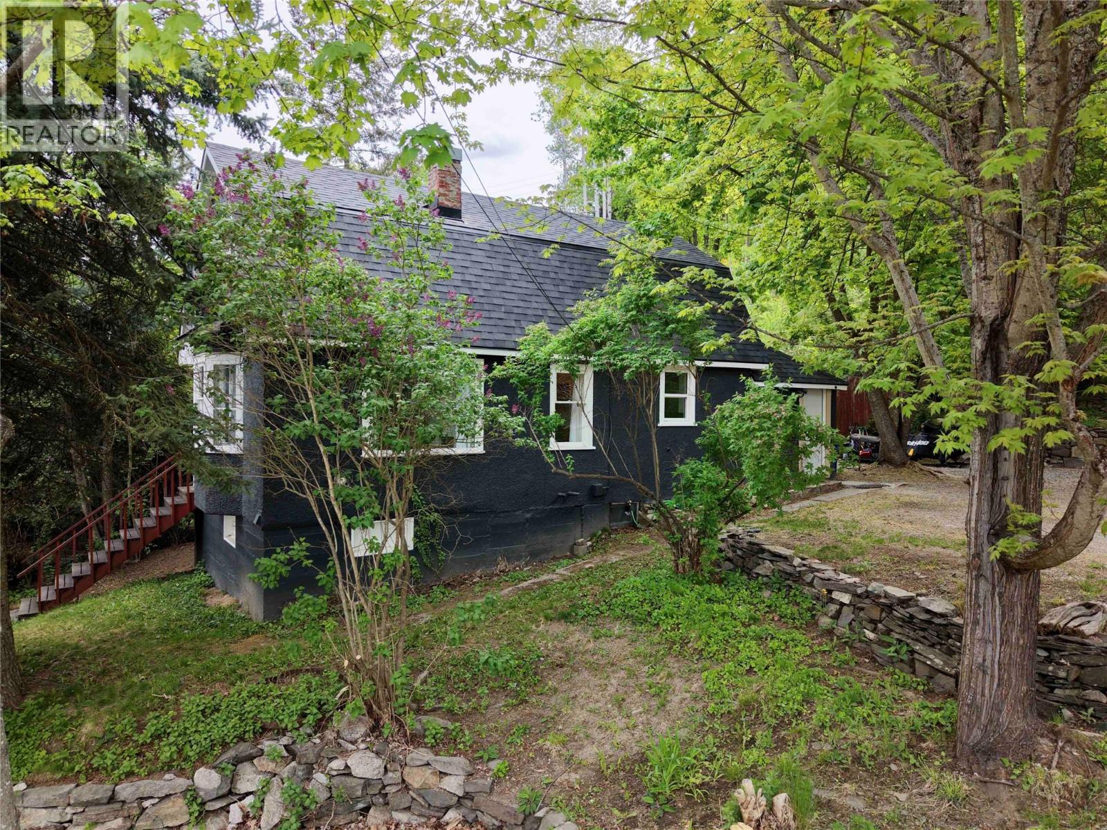 16 VIEW Street - 44