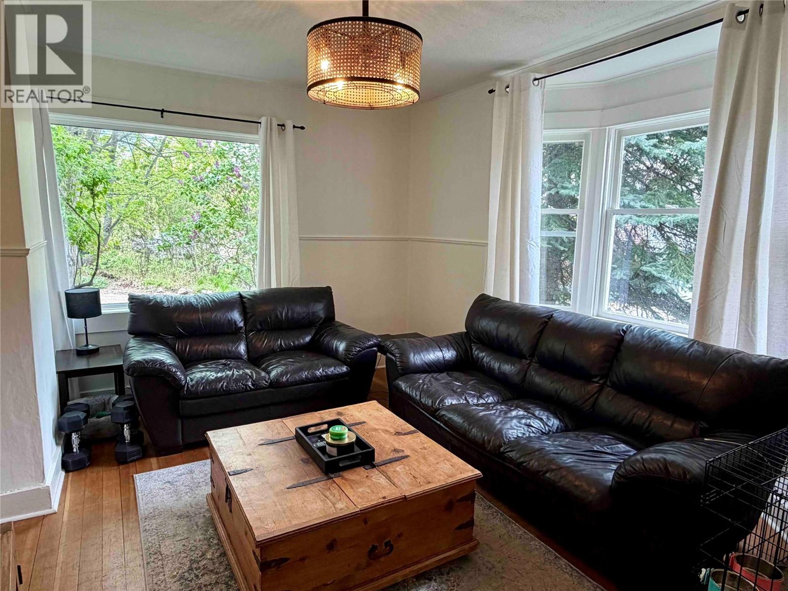 16 VIEW Street - 9