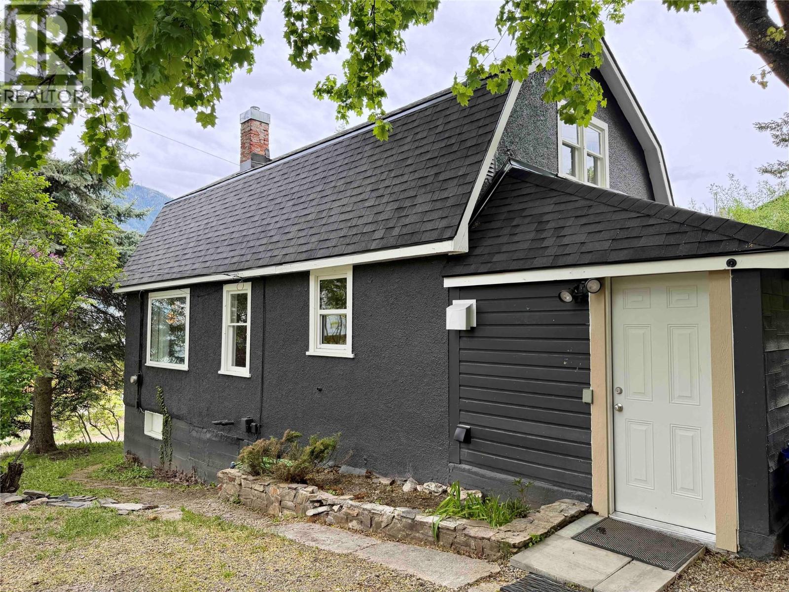 16 VIEW Street - Image 3