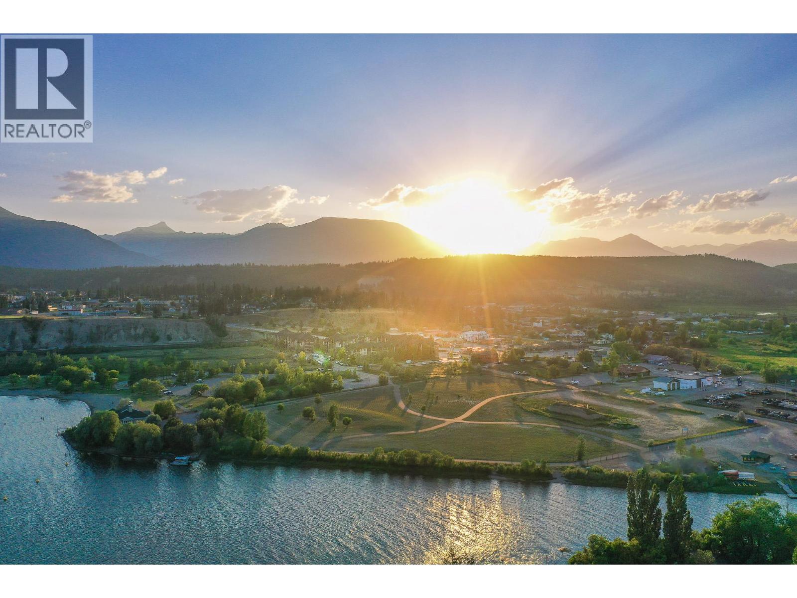 205 Third Avenue Unit# 2201, Invermere
