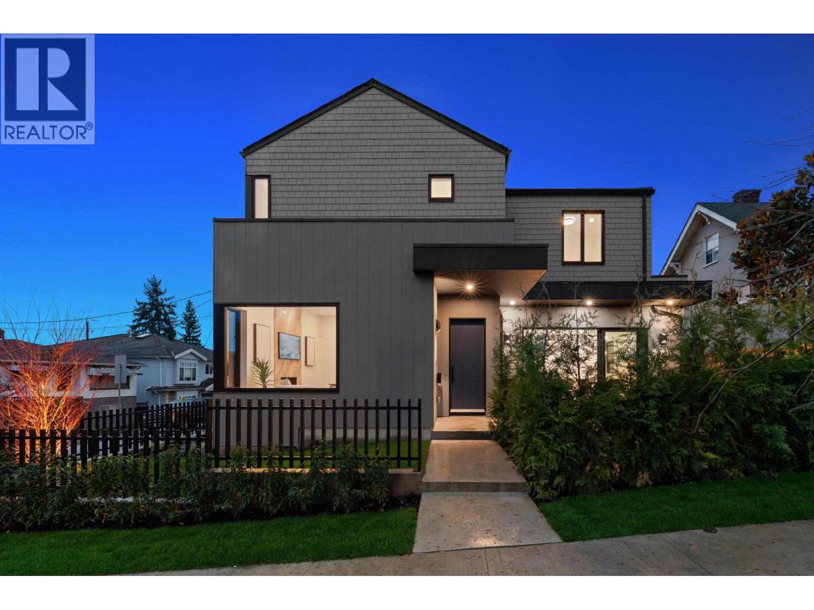 1605 E 21ST AVENUE — photo 3