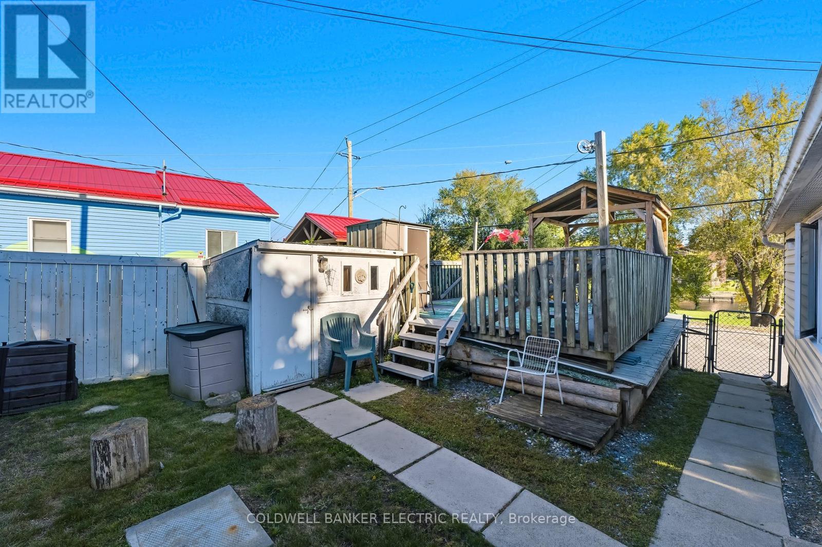 59 CENTRE STREET N - 13