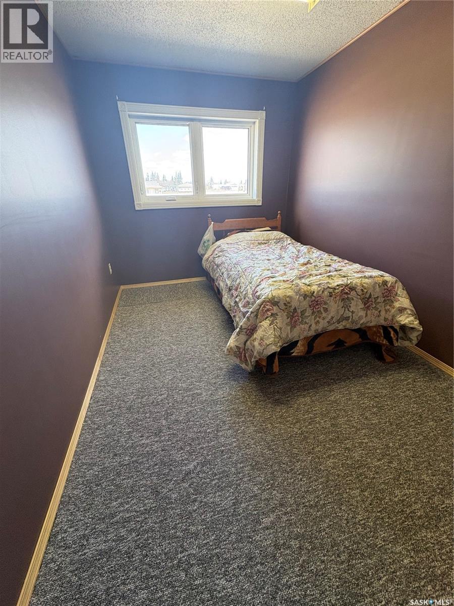 404 Yellowhead Highway - 12