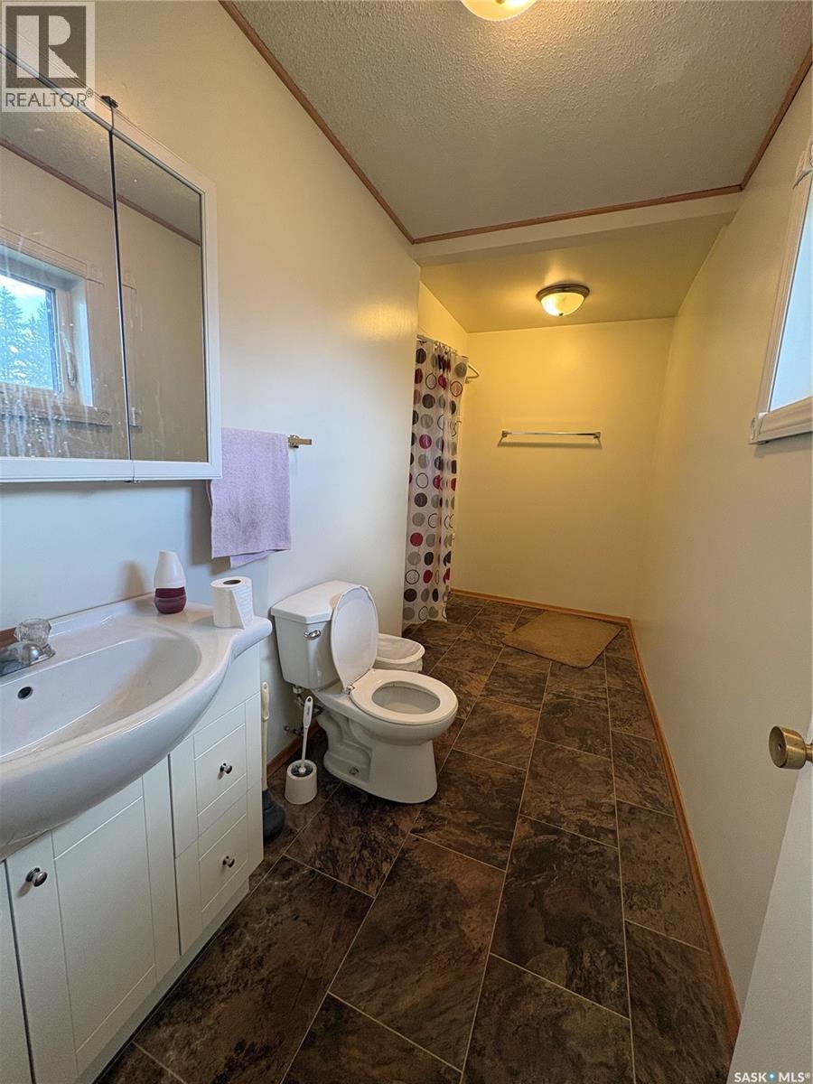 404 Yellowhead Highway - 14