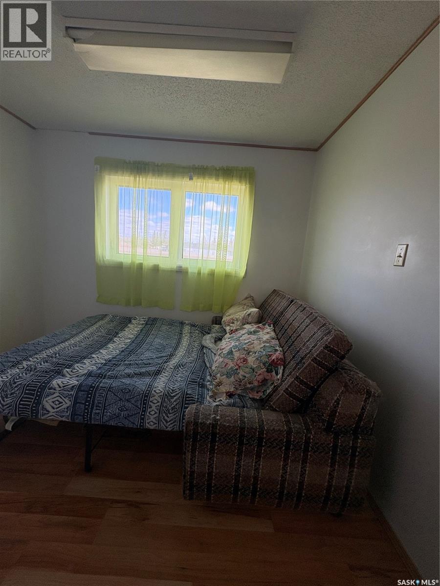 404 Yellowhead Highway - 15