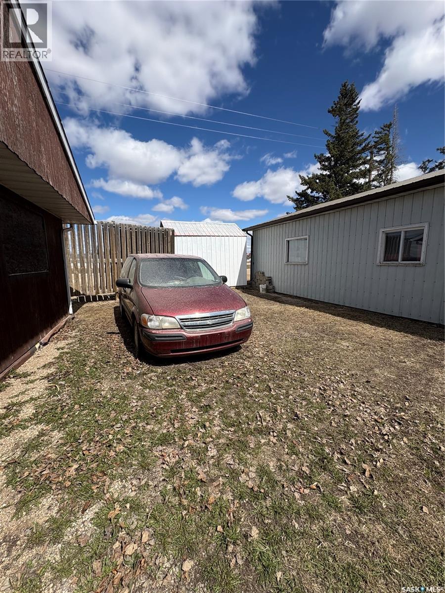 404 Yellowhead Highway - 25