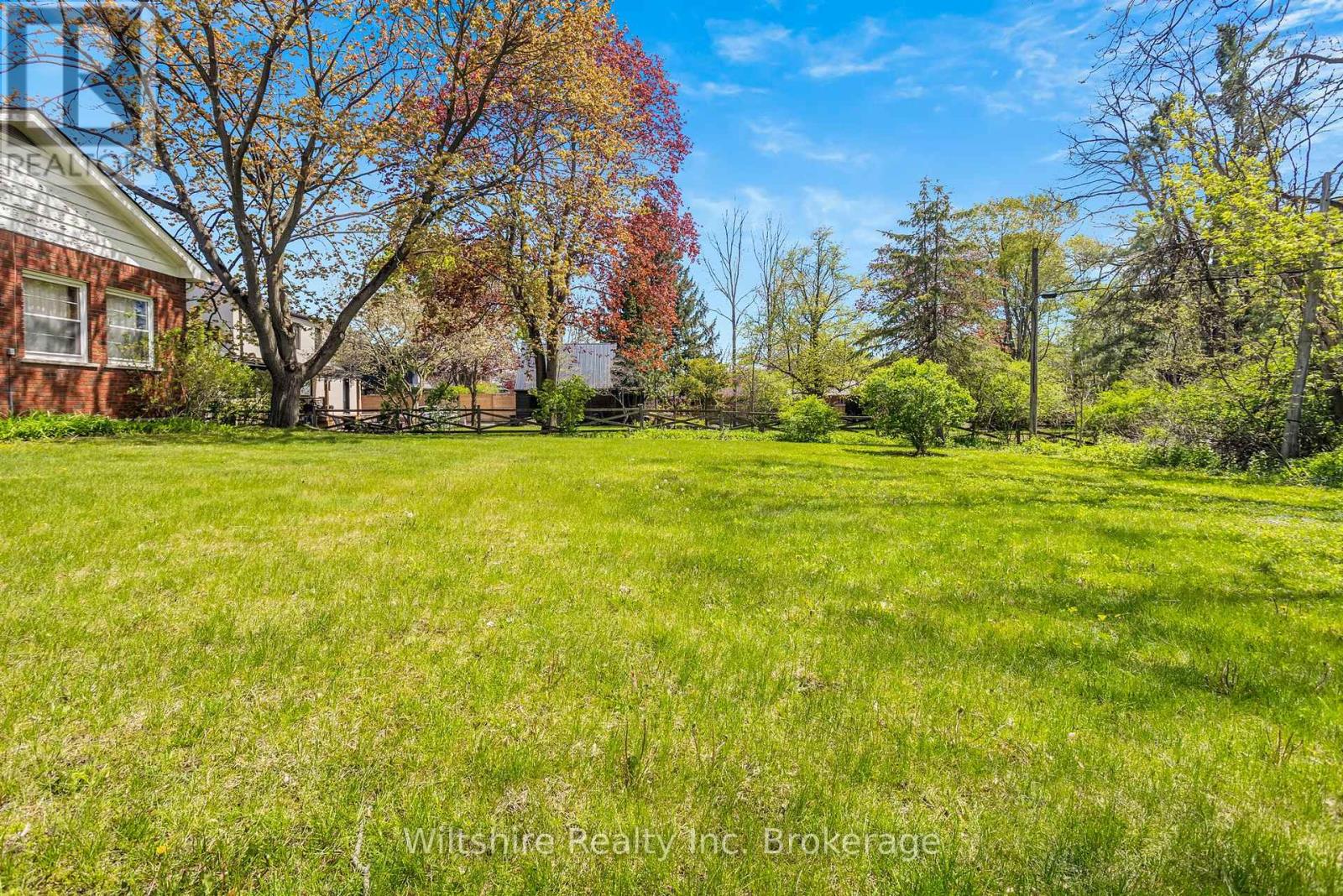 3-bedroom home for sale at 427 BROADWAY STREET, Tillsonburg ON · photo 8 of 26