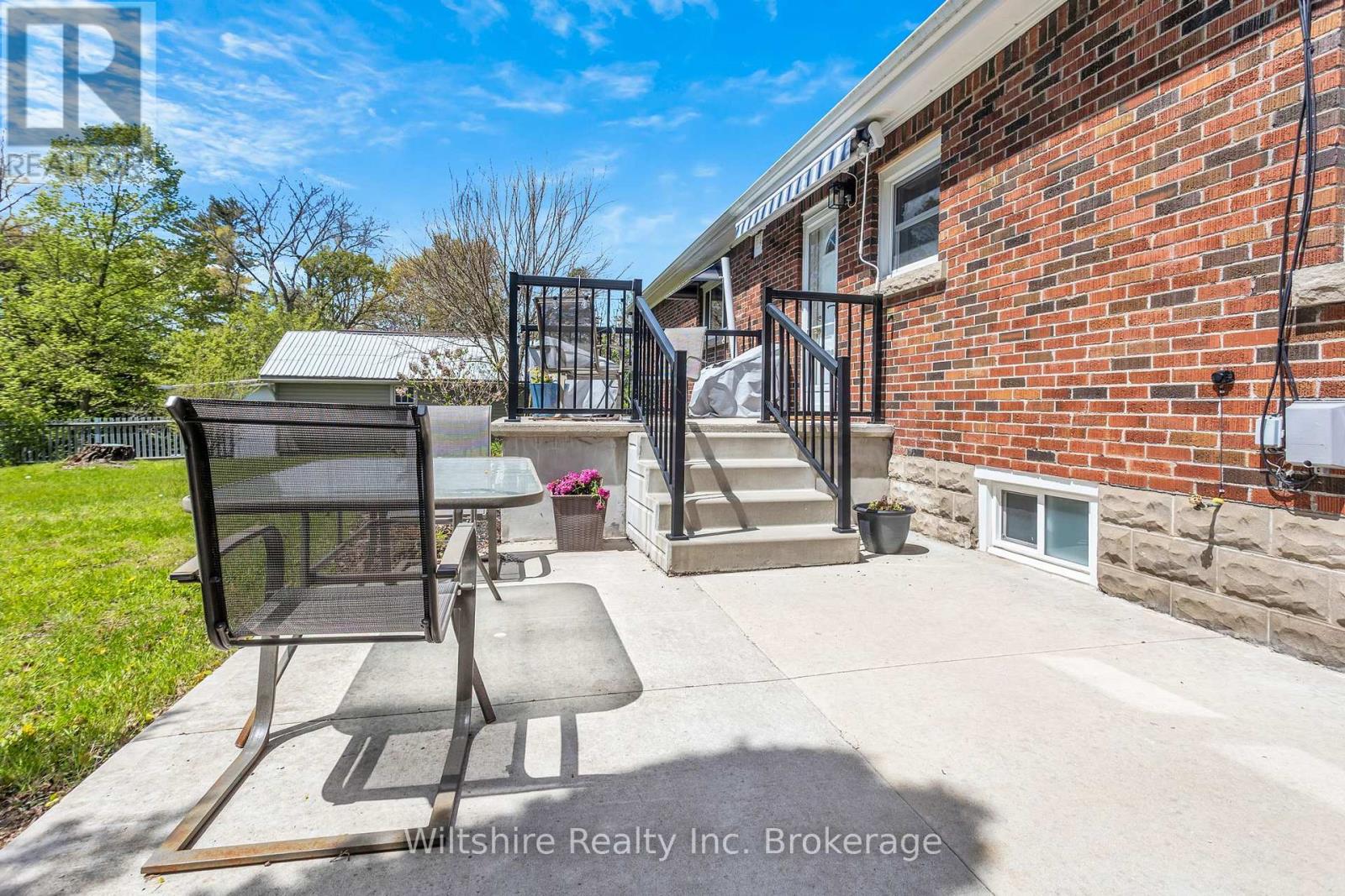 3-bedroom home for sale at 427 BROADWAY STREET, Tillsonburg ON · photo 9 of 26