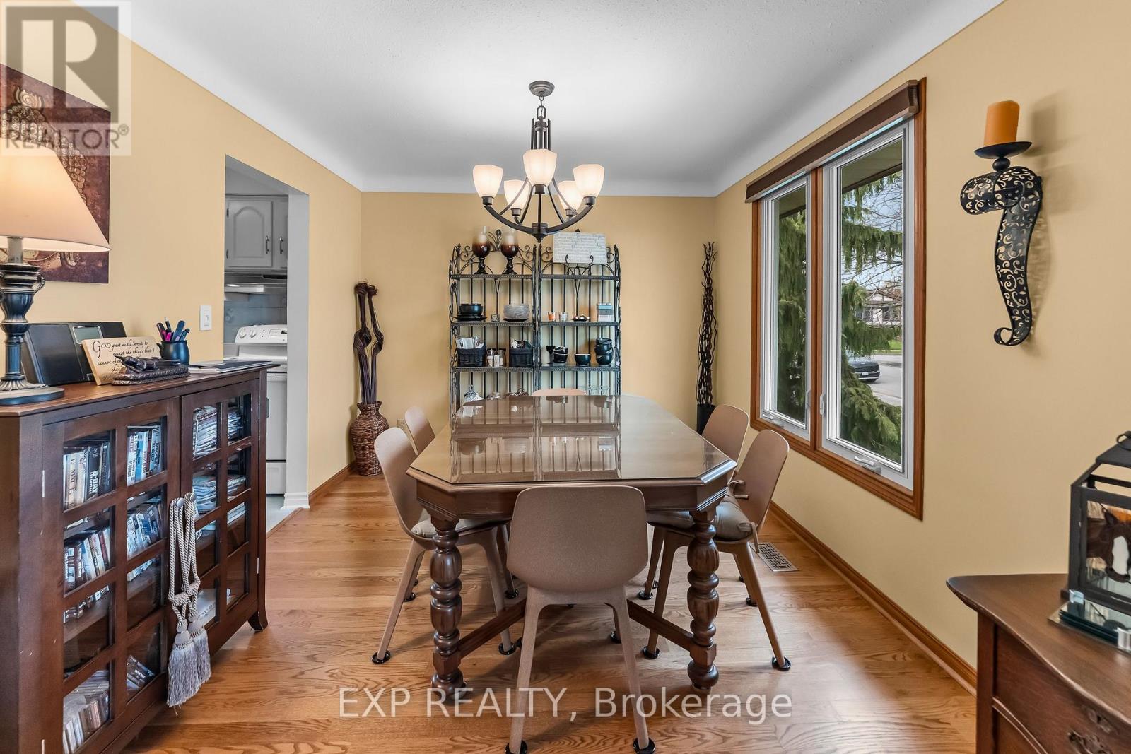 2881 OLDEN AVENUE - 11