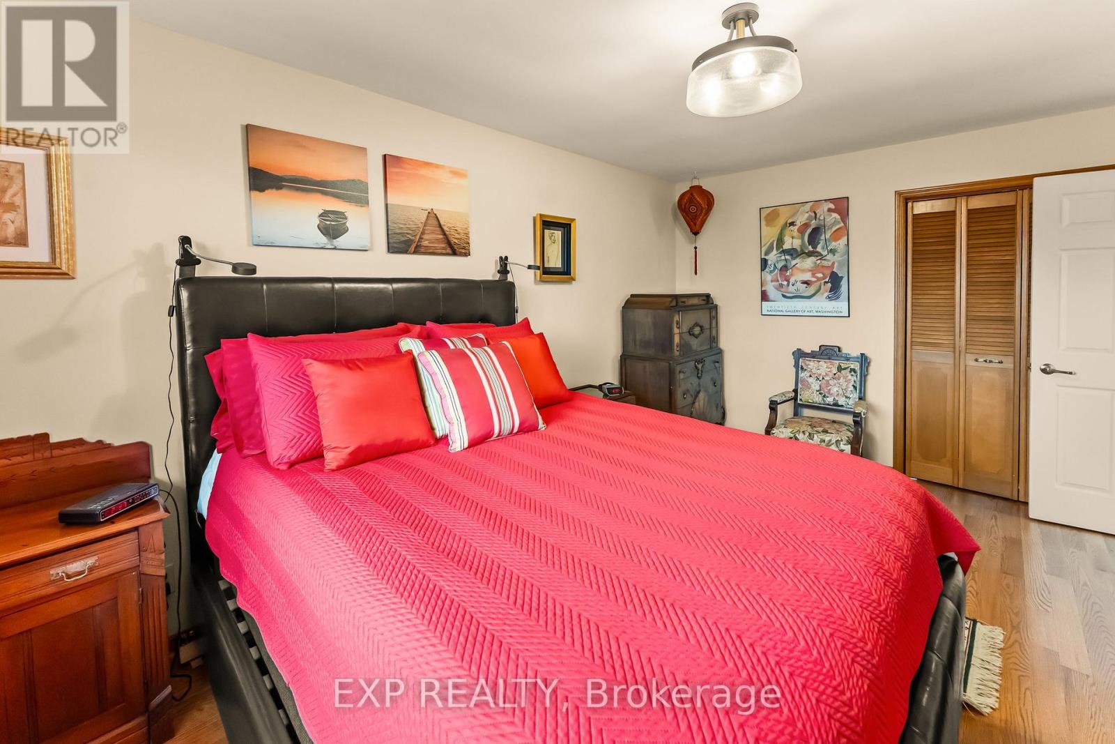 2881 OLDEN AVENUE - 23