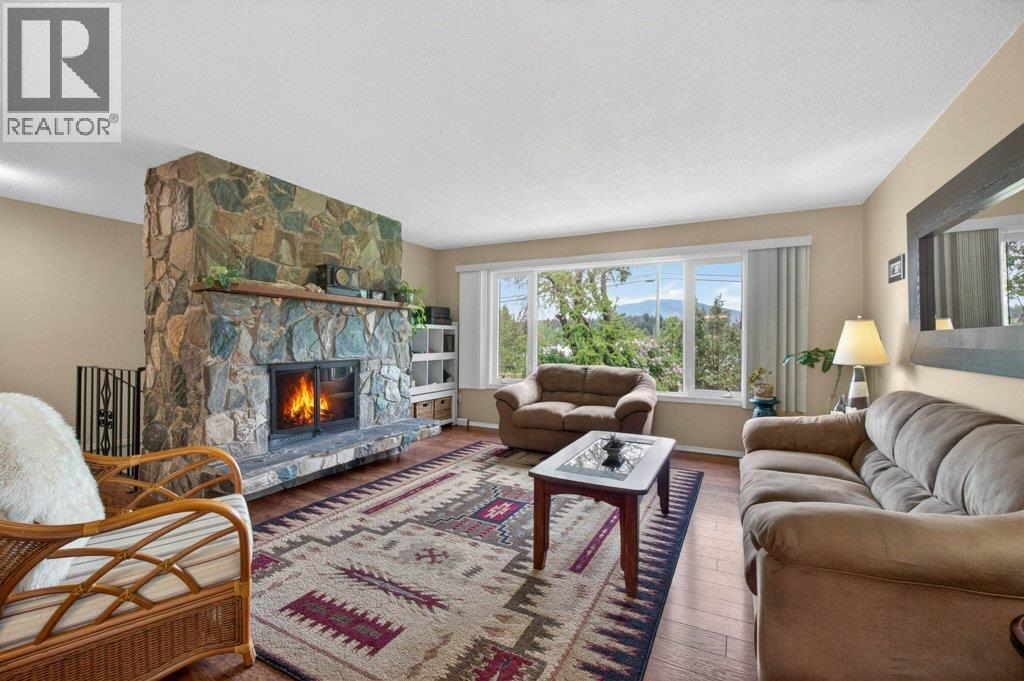  3930 10 Avenue Northeast, Salmon Arm