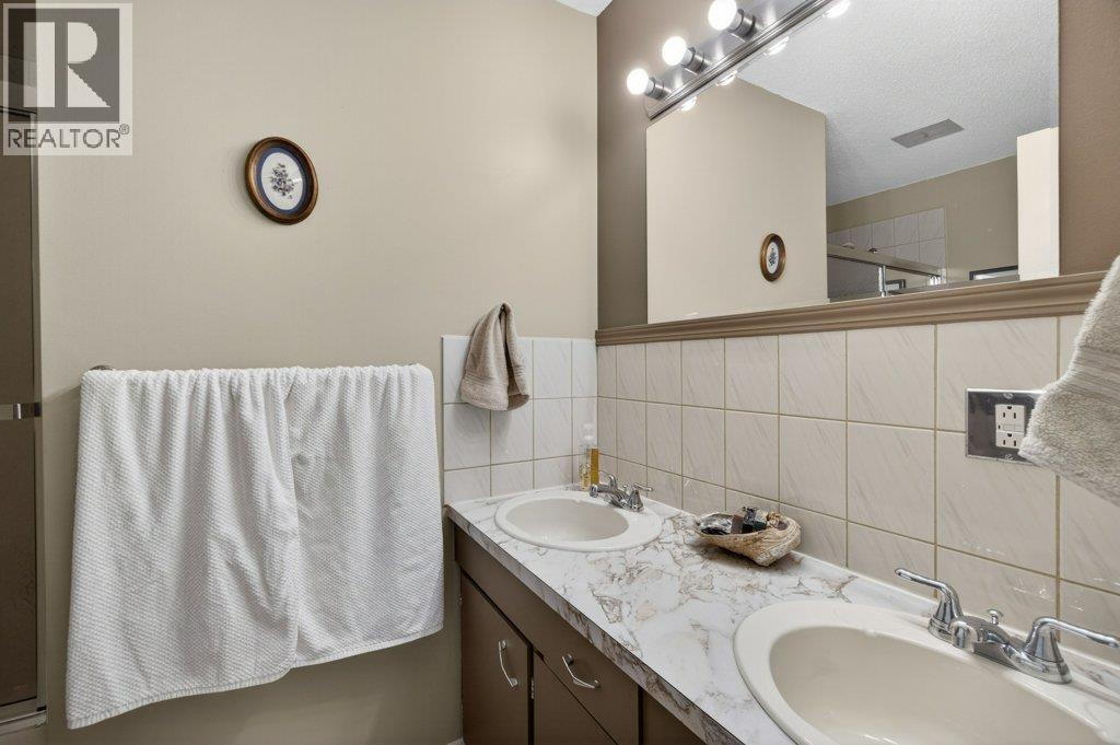 3930 10 Avenue NE - 14