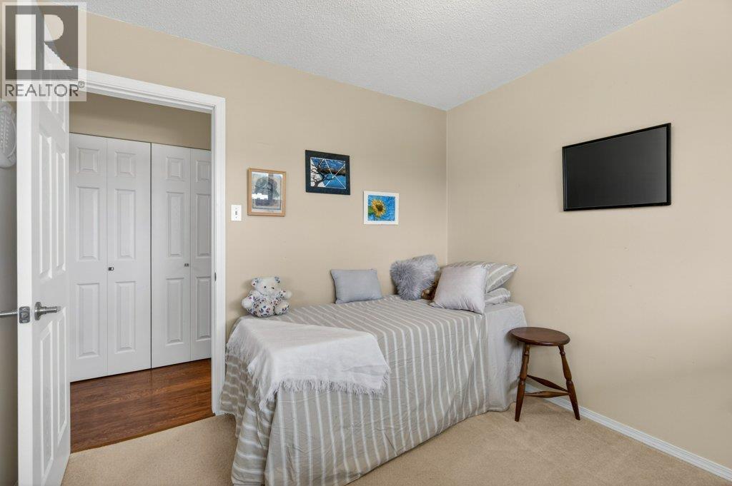 3930 10 Avenue NE - 17