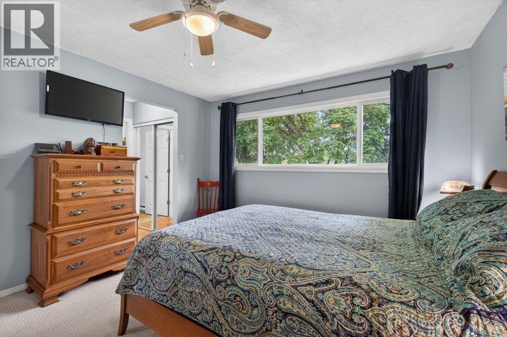  3930 10 Avenue Northeast, Salmon Arm