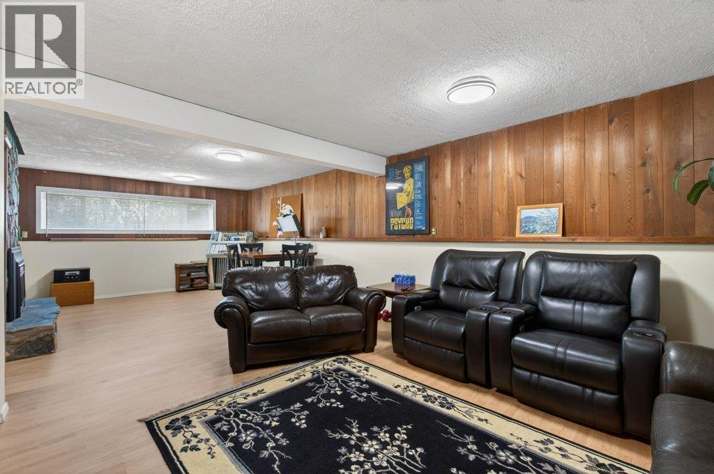  3930 10 Avenue Northeast, Salmon Arm