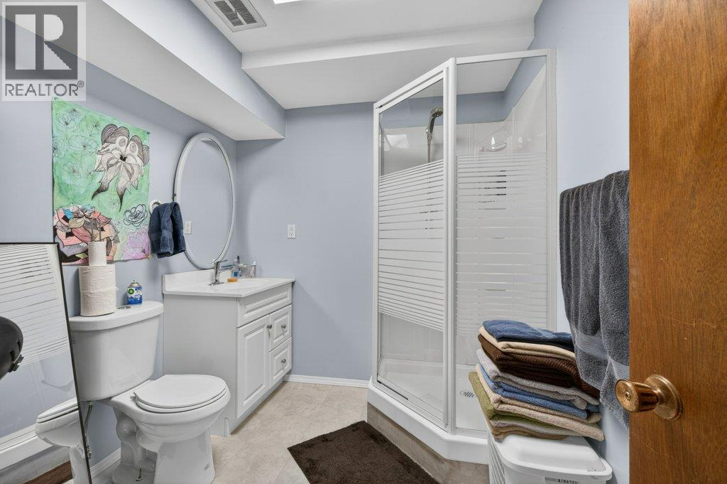  3930 10 Avenue Northeast, Salmon Arm