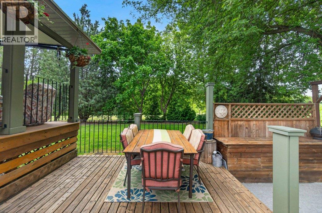 3930 10 Avenue NE - 40