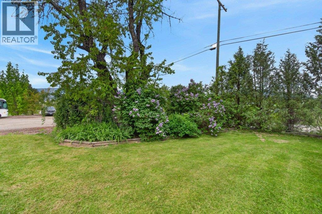  3930 10 Avenue Northeast, Salmon Arm