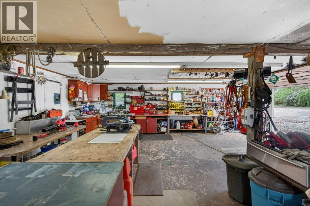  3930 10 Avenue Northeast, Salmon Arm