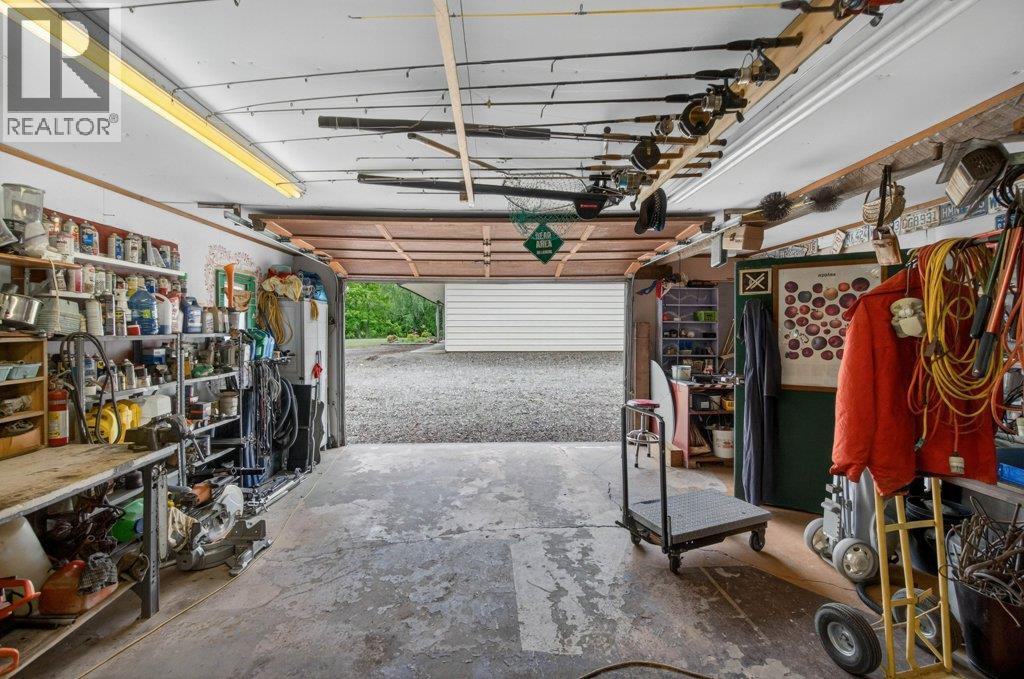 3930 10 Avenue Northeast, Salmon Arm