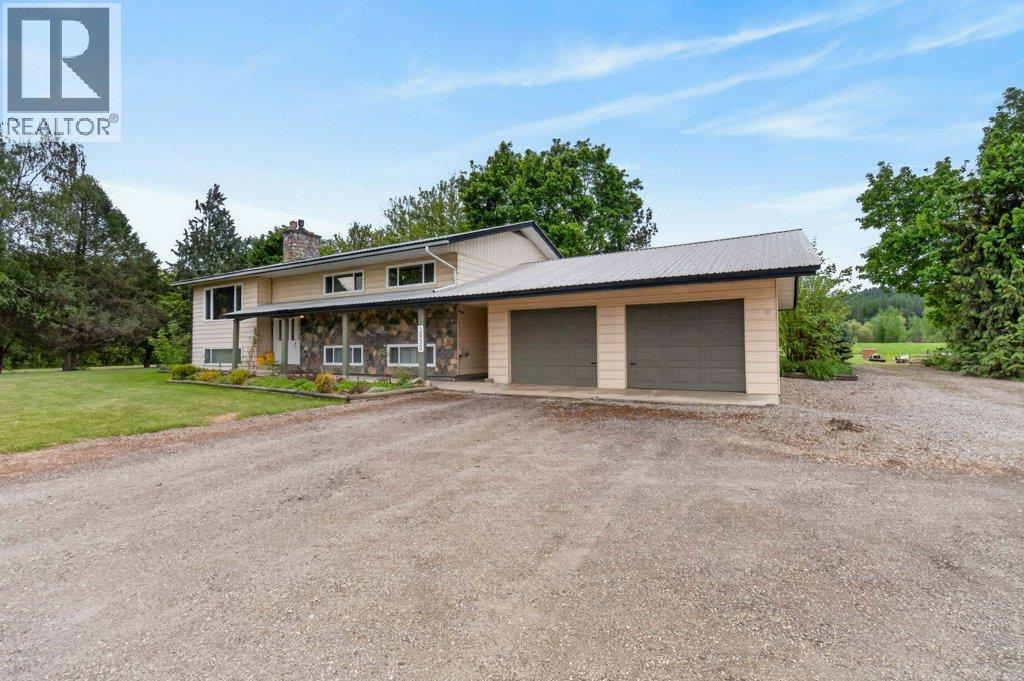  3930 10 Avenue Northeast, Salmon Arm