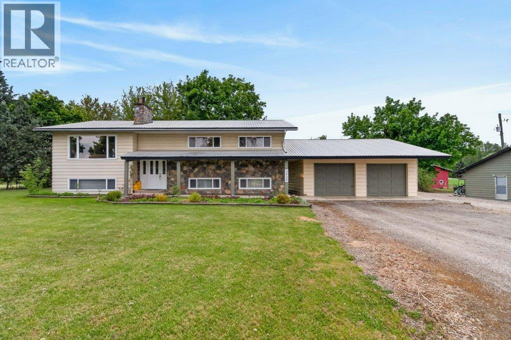  3930 10 Avenue Northeast, Salmon Arm