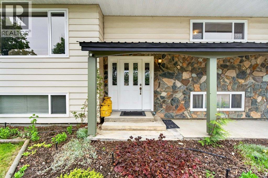  3930 10 Avenue Northeast, Salmon Arm