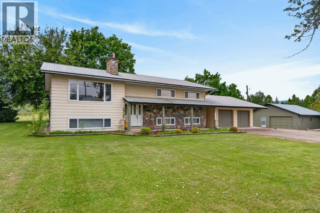  3930 10 Avenue Northeast, Salmon Arm