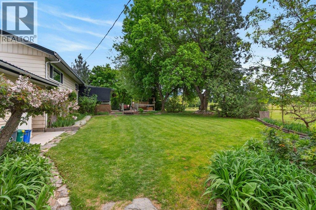 3930 10 Avenue Northeast, Salmon Arm