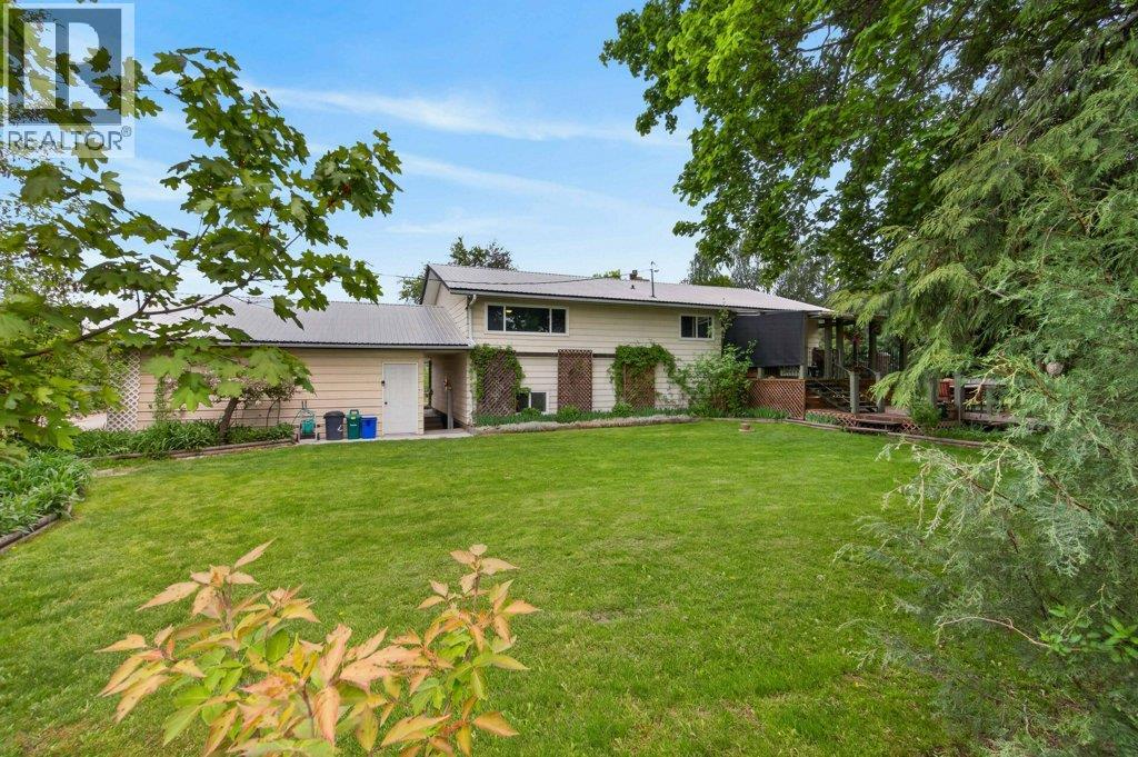3930 10 Avenue NE - 72
