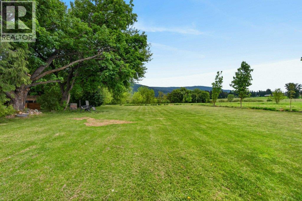 3930 10 Avenue Northeast, Salmon Arm