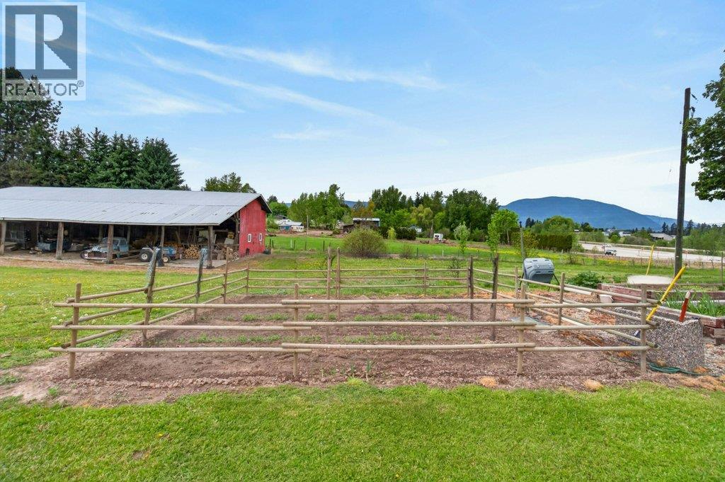  3930 10 Avenue Northeast, Salmon Arm