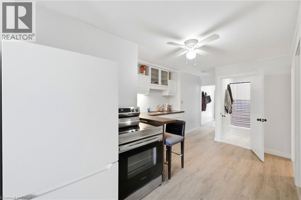 2039 VICTORIA Street - 9