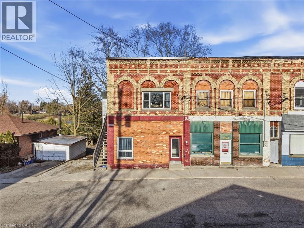 2039 VICTORIA Street - 1