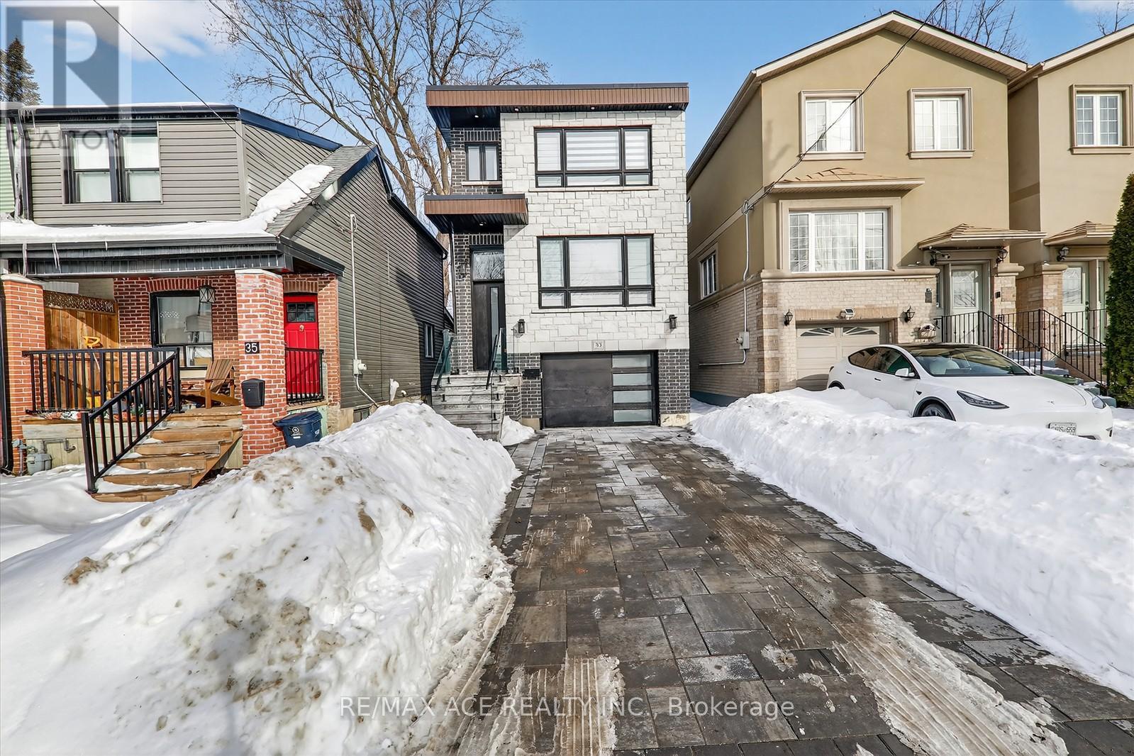 33 AUGUST AVENUE - 3