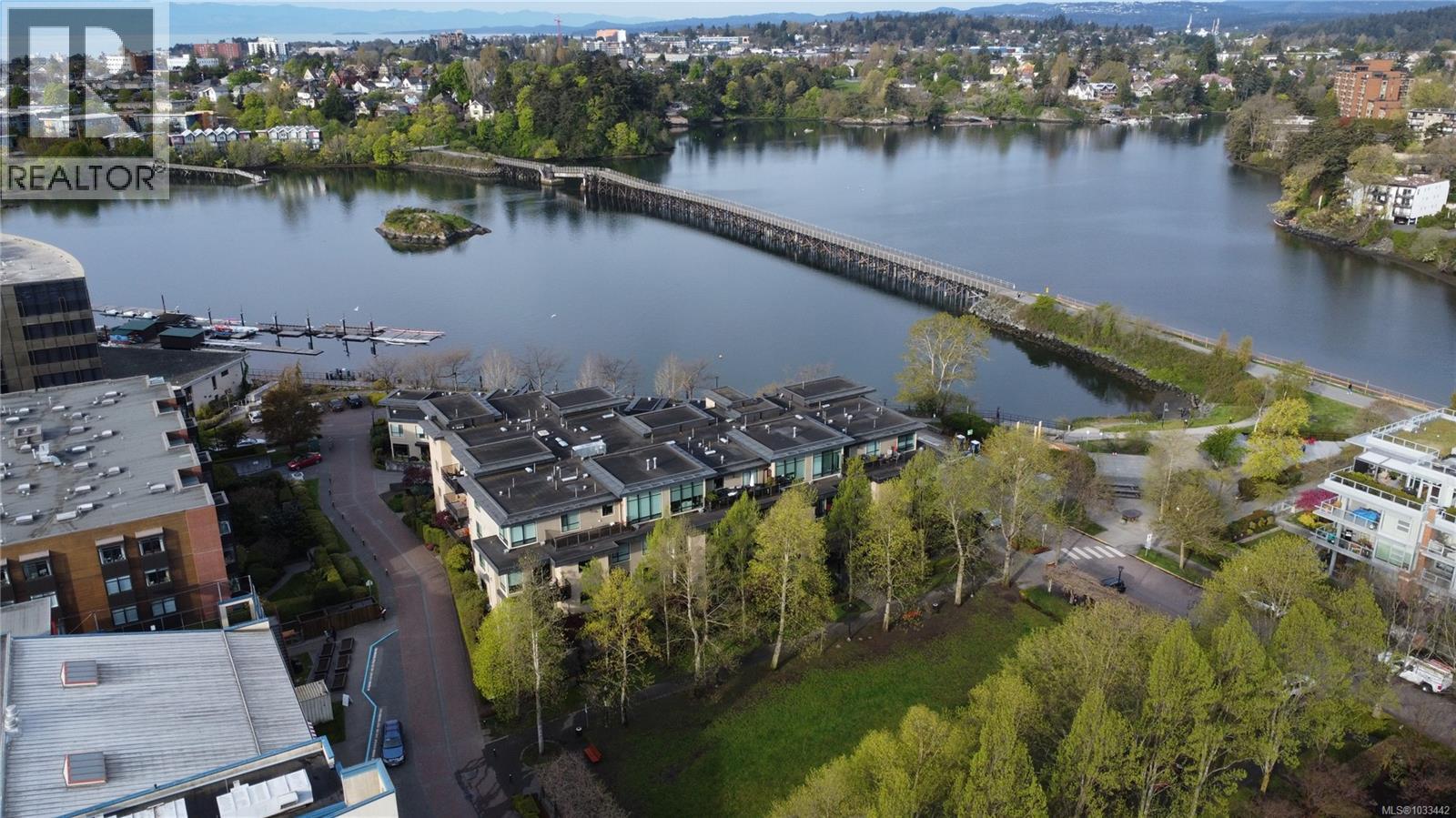 #306 330 Waterfront Cres - 44