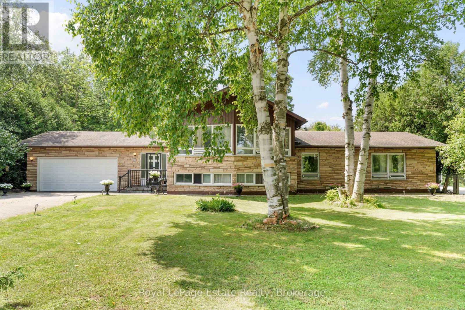 97 DORENA CRESCENT - 1