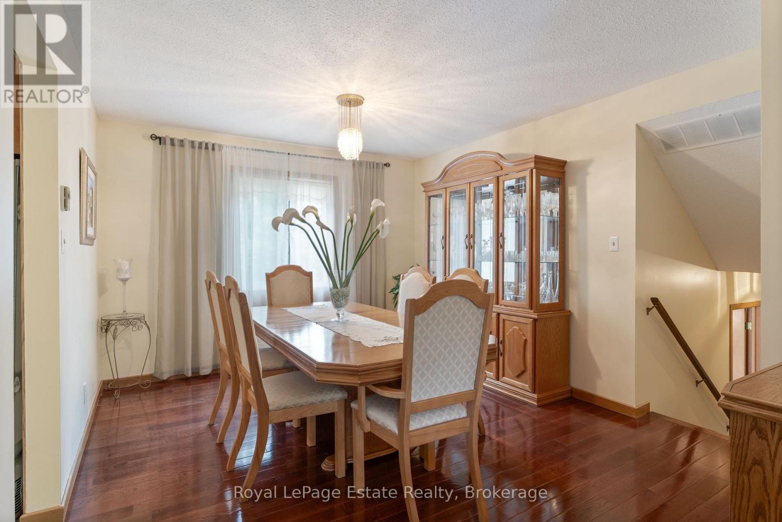 97 DORENA CRESCENT - 10