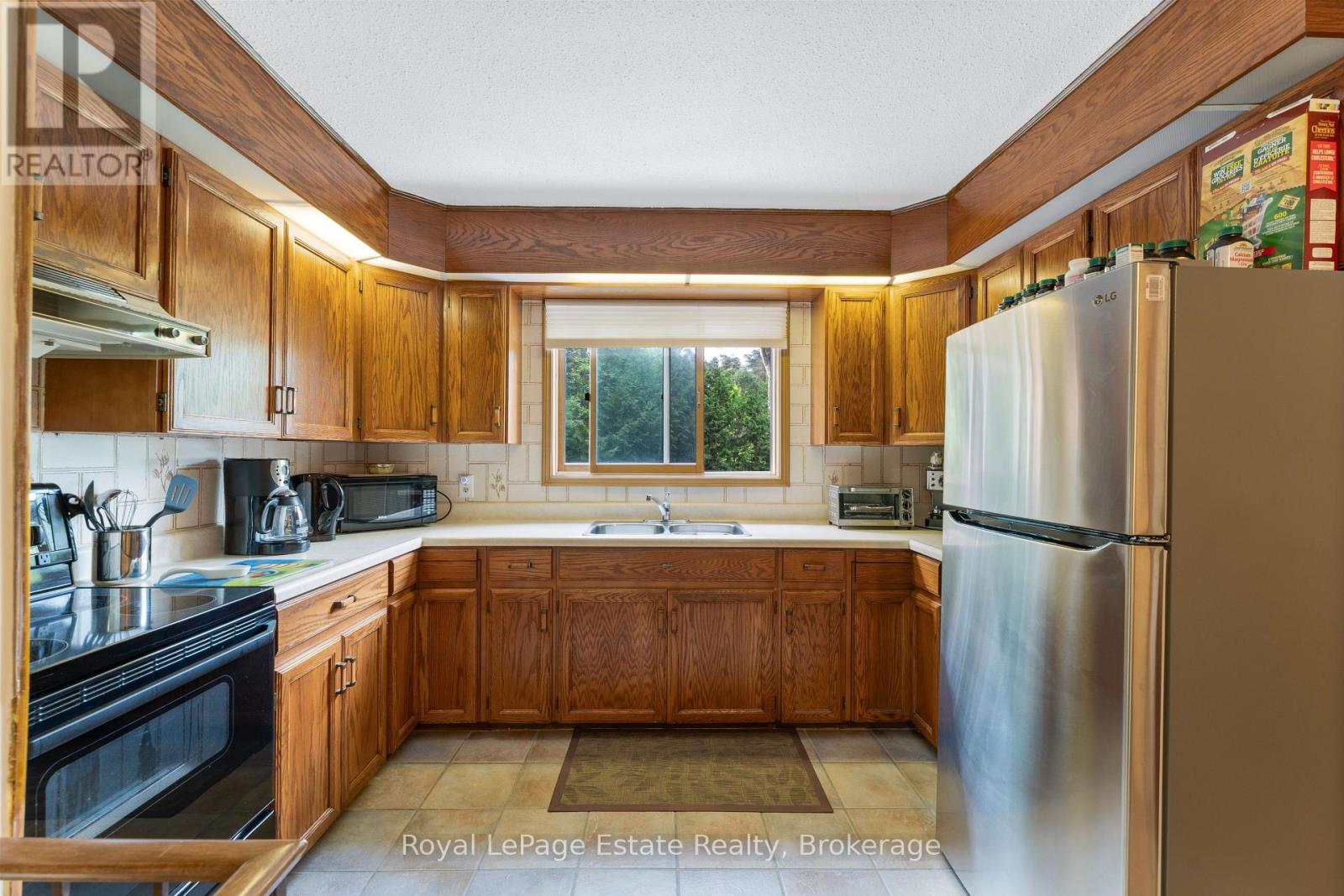 97 DORENA CRESCENT - 12