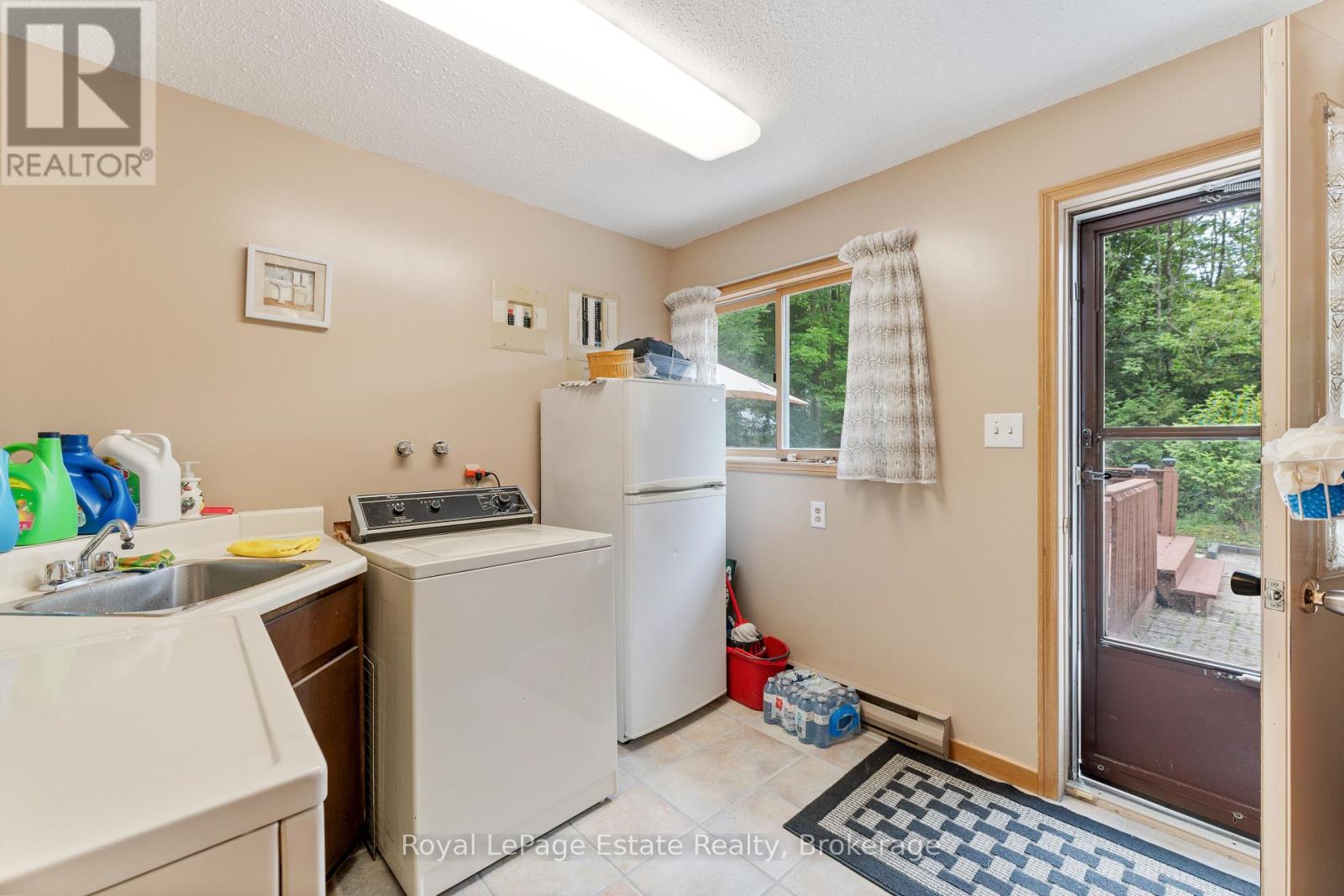 97 DORENA CRESCENT - 16