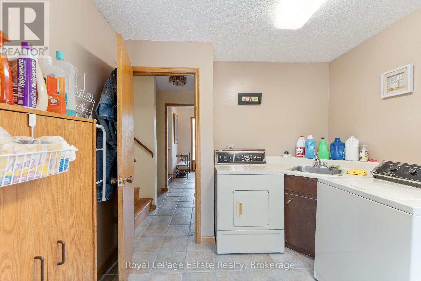 97 DORENA CRESCENT - 24