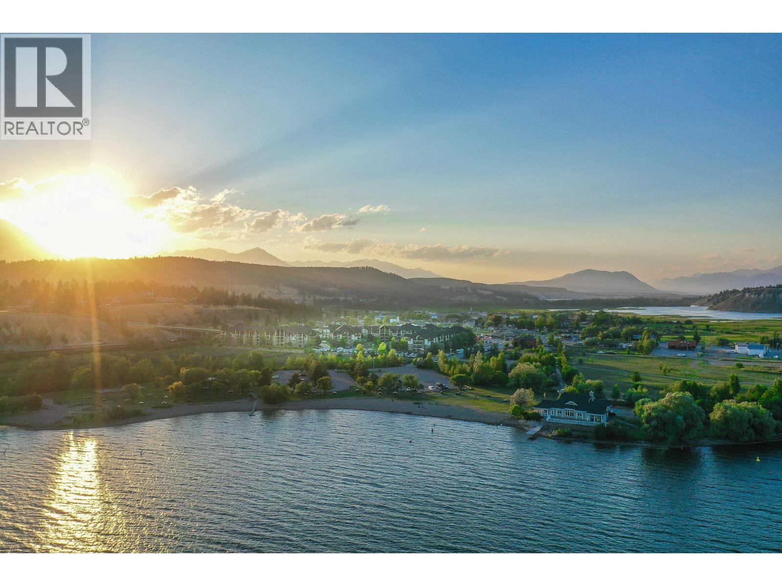 205 Third Avenue Unit# 2104, Invermere