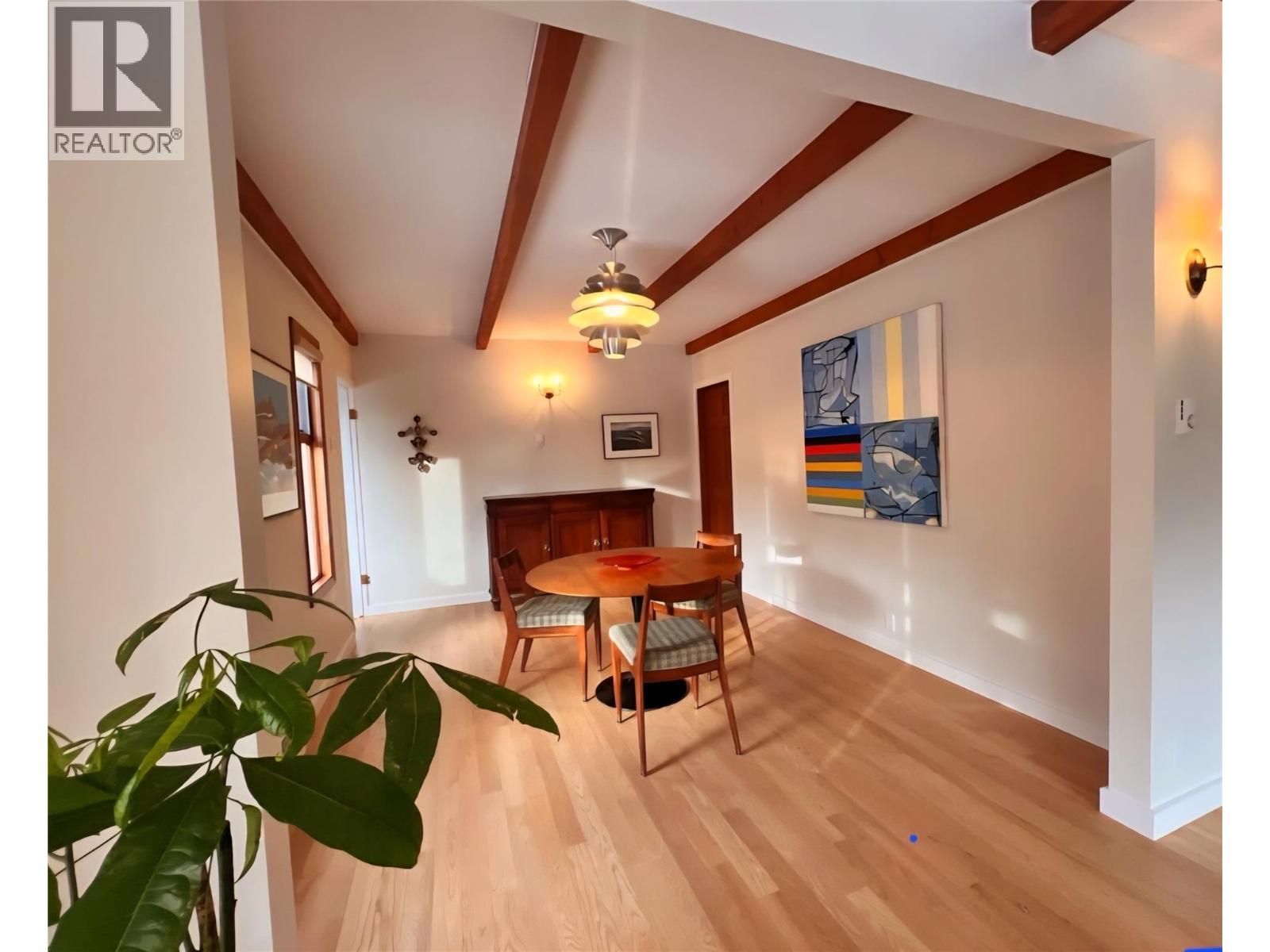 3946 MacGregor Road W - 16