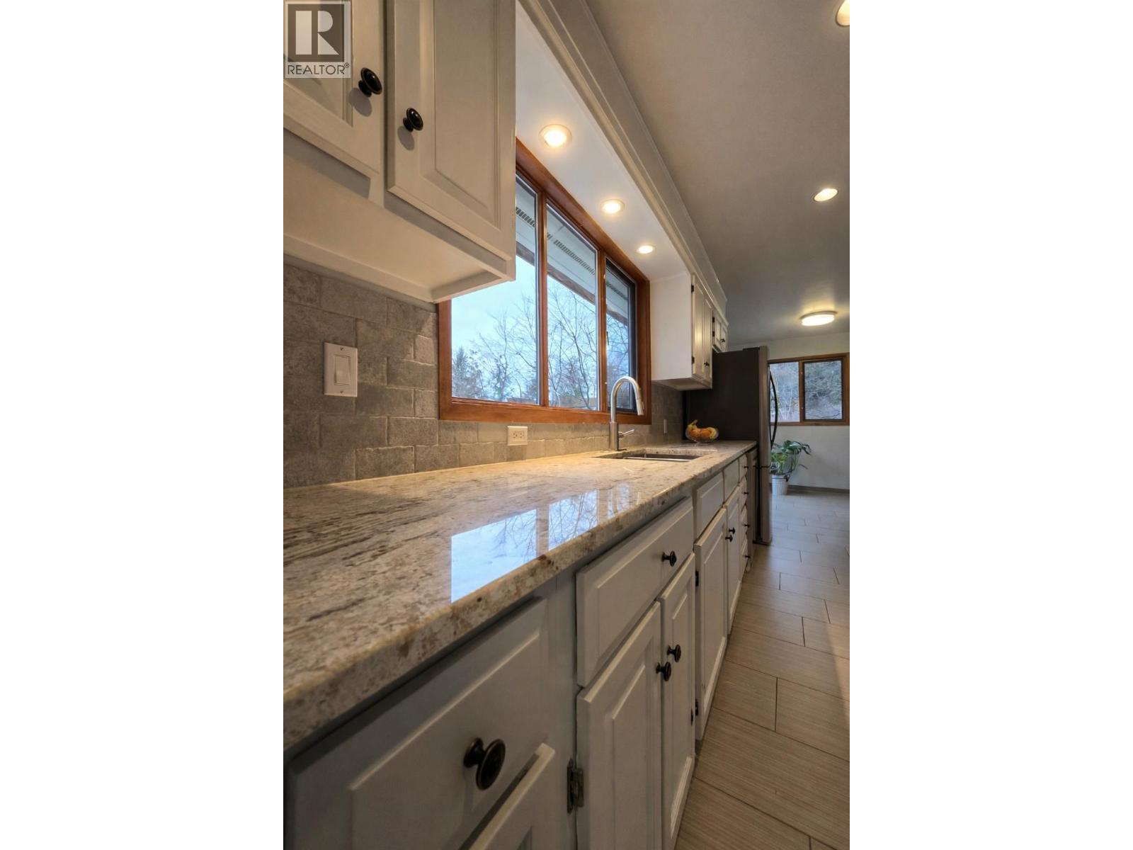 3946 MacGregor Road - photo 2