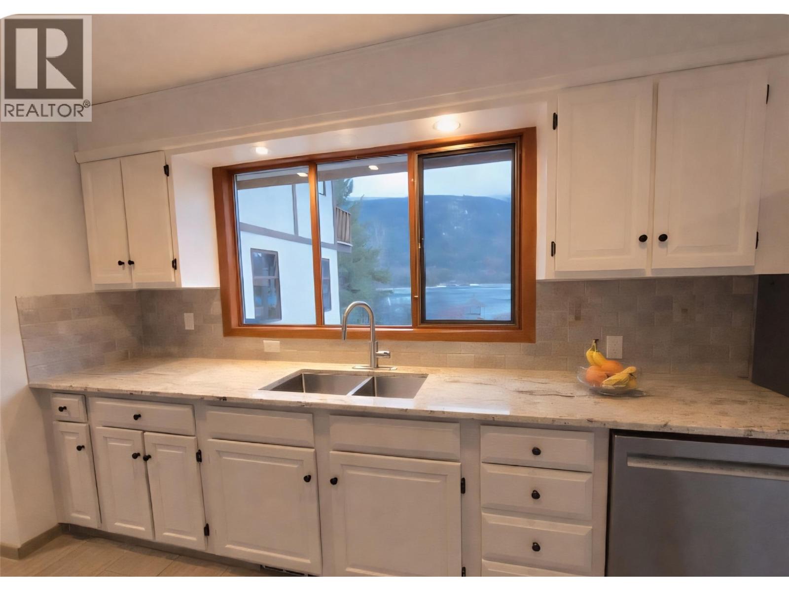 3946 MacGregor Road W - 14