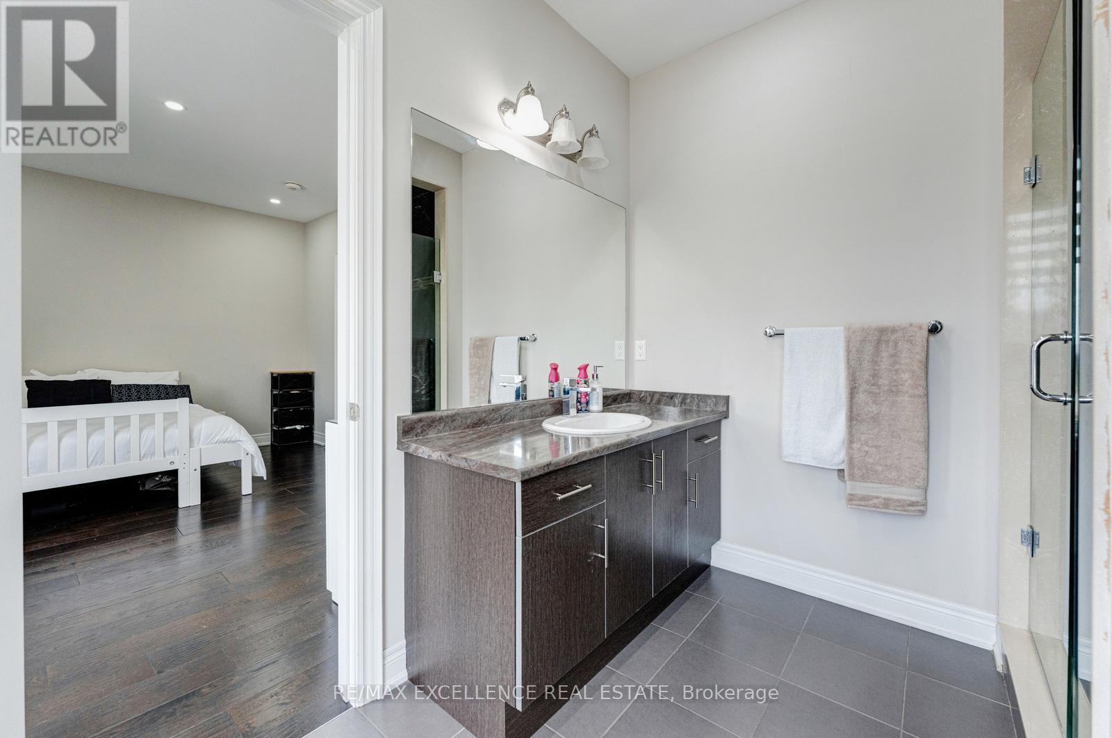 8 SETTLERS FIELD ROAD - 23