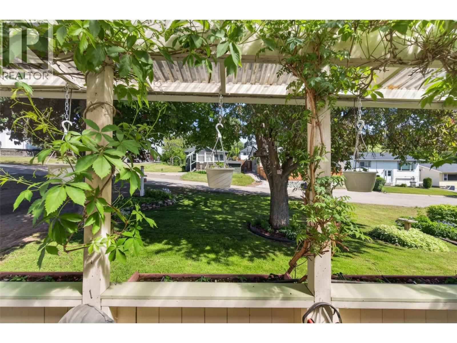  361 2 Street Southeast, Salmon Arm